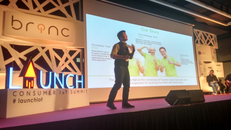 Launch winner Lumos presents on stage in Hong Kong suring StartmeupHK (photo credit: Gedalyah Reback)