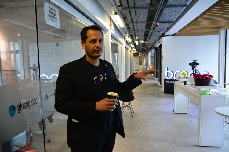 Co-founder Manav Gupta speaks to reporters at the Brinc accelerator space, located at PMQ in Hong Kong (photo credit: Masaki Masuda, Techwave.jp)